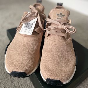 NMD  R1 (New)